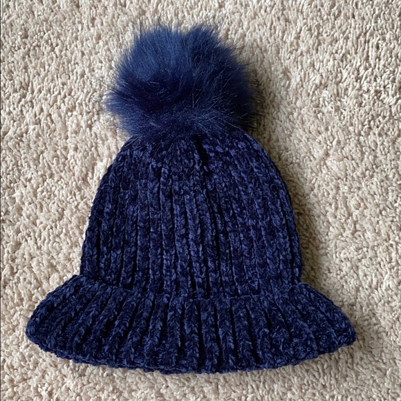 Brand new navy blue winter pom pom puff ball hat - Picture 1 of 3